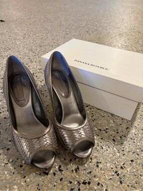 Banana Republic Metallic Silver Woven Peep-Toe Heels
